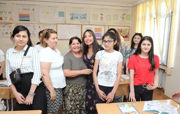 Лейла Алиева посетила школы-интернаты в Баку – ФОТО