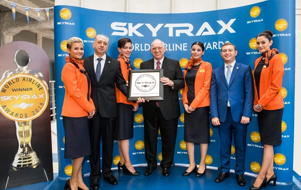 Президент AZAL принял участие в работе авиасалона Paris Air Show 2019 - ФОТО