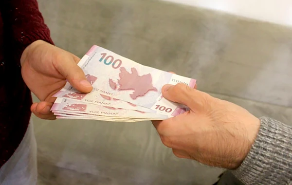 Polis şantaj edən şəxsi iş başında tutdu