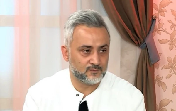 Ramil Nabran saçının tez ağarmağının səbəbini açıqladı – VİDEO