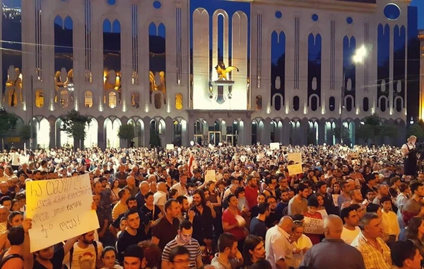 Акция протеста в Тбилиси продолжится 26 июня
