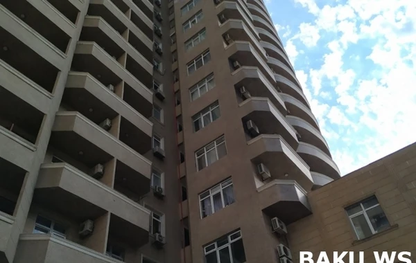 Пожар в Piramida Plaza в центре Баку - ФОТО - ВИДЕО