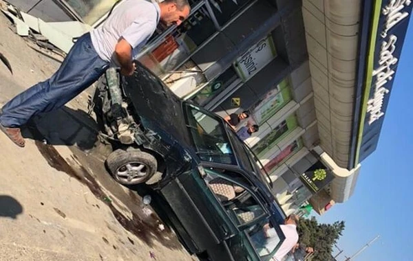 Bakıda QƏZA - Avtomobil "Bazarstore" mağazasına çırpıldı – VİDEO