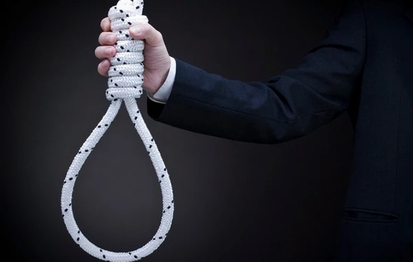 Neftçalada 17 yaşlı gənc özünü asdı