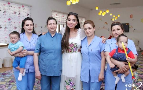 Лейла Алиева встретилась с воспитанниками яслей номер 1 в Баку - ФОТО