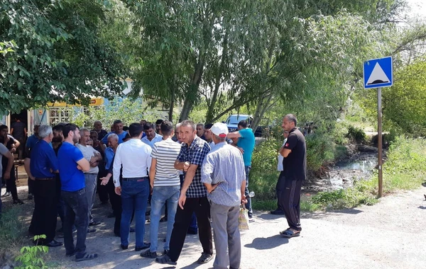 В Грузии в селе компактного проживания азербайджанцев прошла акция протеста - ФОТО