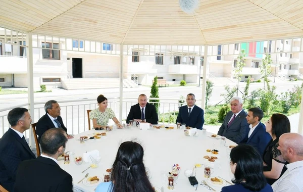 İlham Əliyev: Bu il altı mindən çox məcburi köçkün ailəsi üçün yeni mənzillər tikiləcək