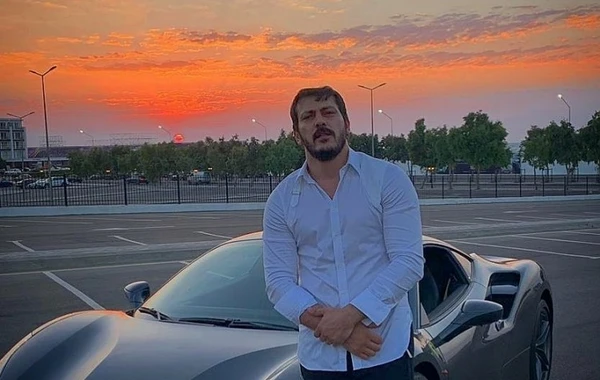 Zabit Səmədovun yarım milyonluq avtomobili (FOTO)