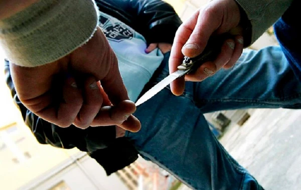 Bakıda oğul atasına 5 bıçaq zərbəsi vurdu