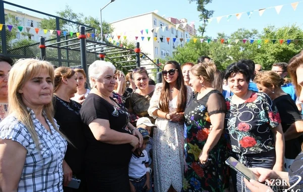 Лейла Алиева на открытии очередного двора в рамках проекта "Наш двор" – ФОТО