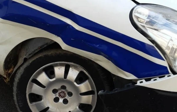 Bakıda polis avtomobili qəza törədib – FOTO