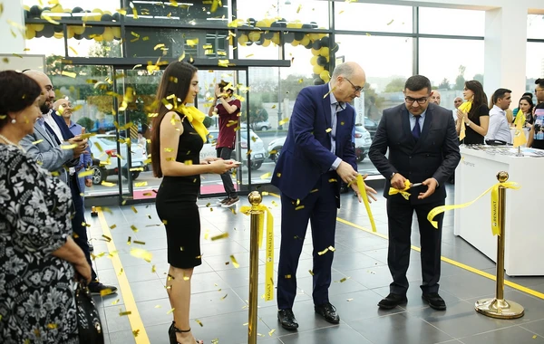 Bakıda RENAULT şirkətinin yeni salonunun açılışı oldu – FOTO