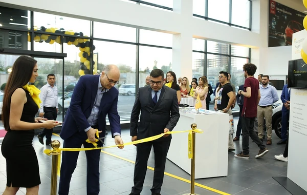 Bakıda RENAULT şirkətinin yeni salonunun açılışı oldu – FOTO