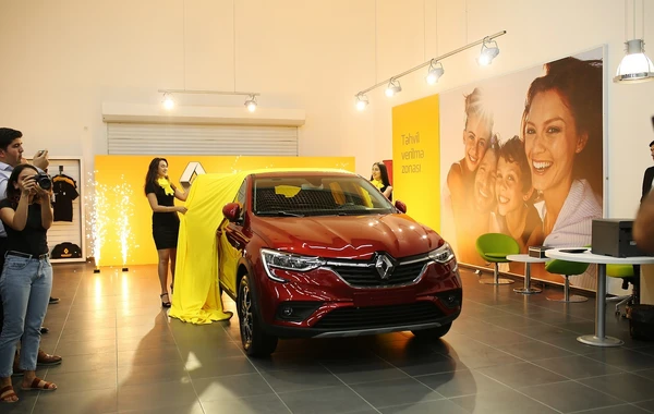 Bakıda RENAULT şirkətinin yeni salonunun açılışı oldu – FOTO
