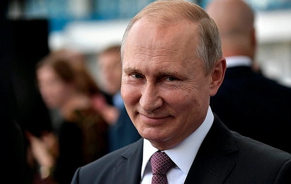 Putindən gürcü jurnalistə cavab: Onun üçün böyük şərəf olardı