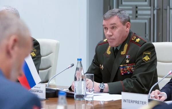 Начальник Генштаба ВС России провел переговоры с главкомом сил НАТО - ФОТО