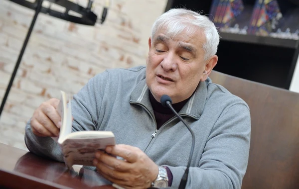 Kamal Abdulla təltif edilib