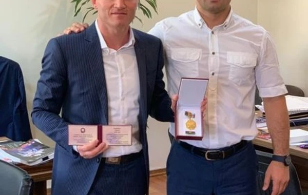 İlham Əliyev Rafael Ağayev və Eduard Məmmədovu medalla təltif etdi - FOTO