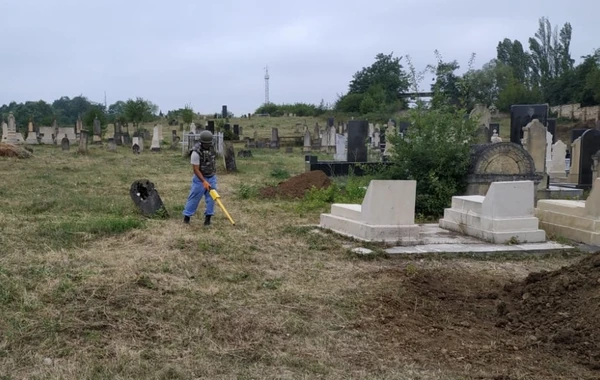 Qubada qəbiristanlıqda iki top mərmisi aşkarlanıb - FOTO
