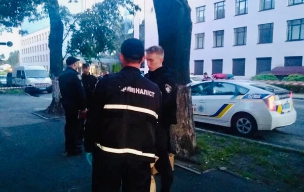 Здание телеканала "112. Украина" обстреляли из гранатомета - ФОТО