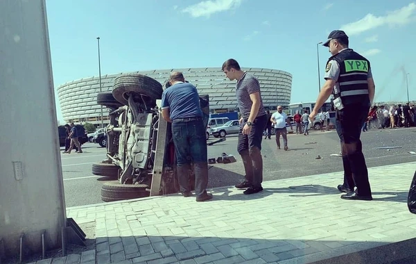 Aeroport yolunda ağır qəza - "Lexus" aşdı - VİDEO