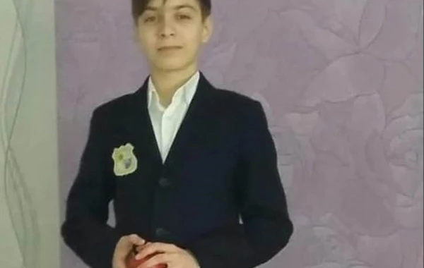 Qazaxıstanda üstünə darvaza aşan 16 yaşlı azərbaycanlı öldü – VİDEO