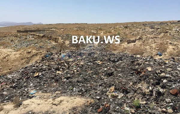 Bakını bürüyən qara tüstü – “Sakinlər pul vermir, biz də yandırırıq” – VİDEO