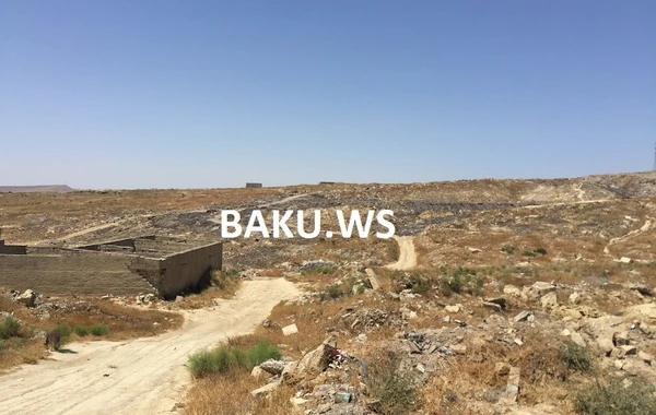 Bakını bürüyən qara tüstü – “Sakinlər pul vermir, biz də yandırırıq” – VİDEO