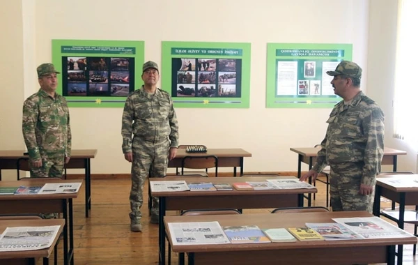 Закир Гасанов проводит проверку воинских частей - ФОТО