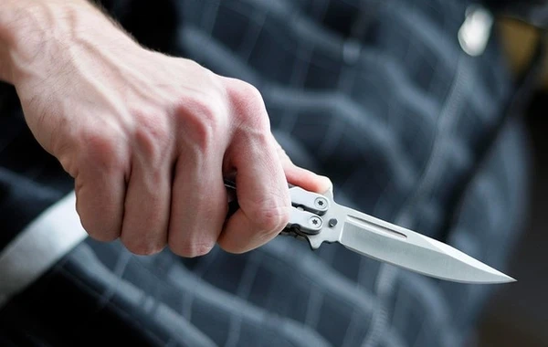 Bakıda FHN əməkdaşı bıçaqlanıb
