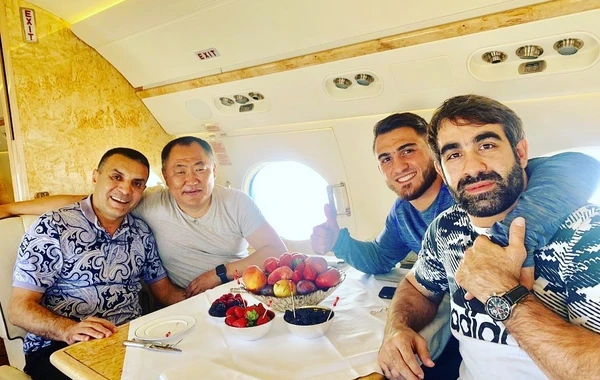 Rafael Ağayev və Hacı Əliyev başçı ilə təyyarədə - FOTO
