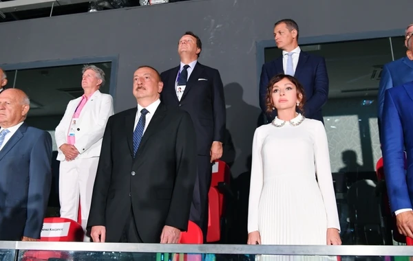 Bakıdakı festivalın açılışından möhtəşəm görüntülər - FOTOLAR