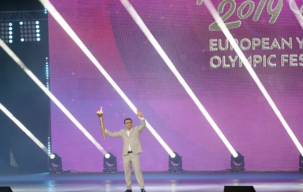Bakıdakı festivalın açılışından möhtəşəm görüntülər - FOTOLAR