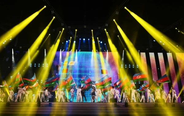 Bakıdakı festivalın açılışından möhtəşəm görüntülər - FOTOLAR