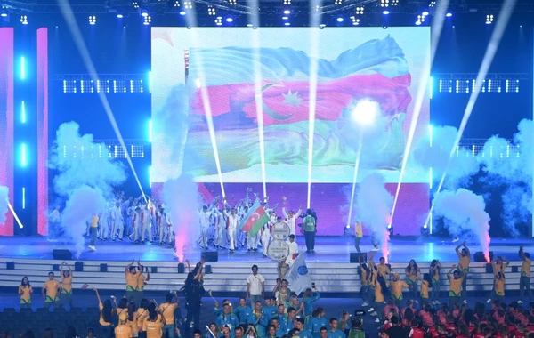 Bakıdakı festivalın açılışından möhtəşəm görüntülər - FOTOLAR