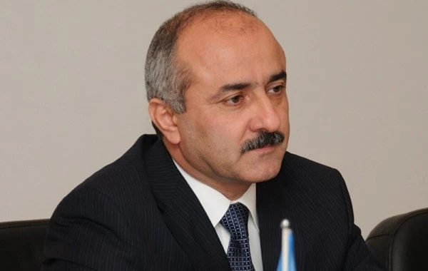 Nazir müavininə ağır itki