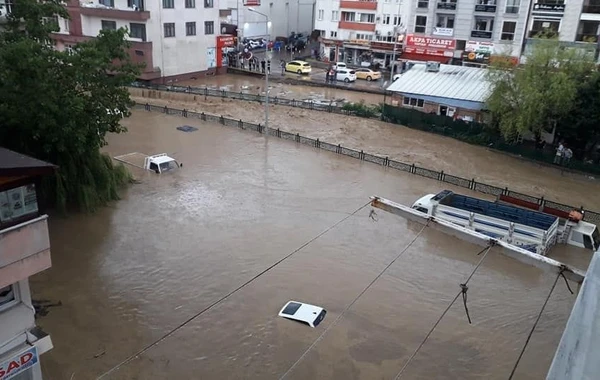 Türkiyədə sel fəlakətində ölənlərin sayı artdı - FOTOLAR