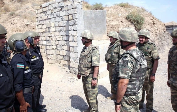 Zakir Həsənov ordumuzun döyüşə hazırlığını yoxlayır – FOTO