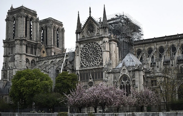 "Paris Notr-Dam" kilsəsi çökə bilər