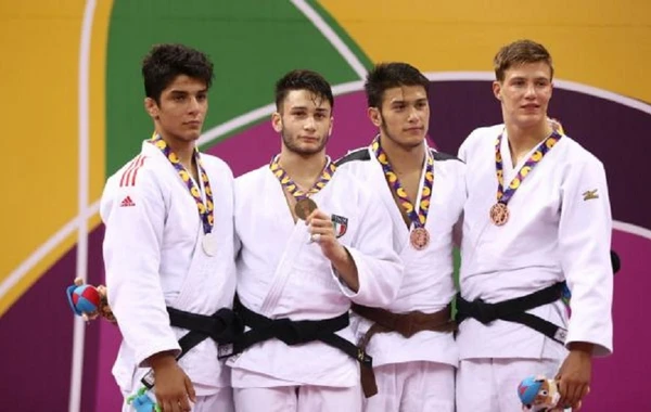 Bayraqdarımız gümüş medal qazandı