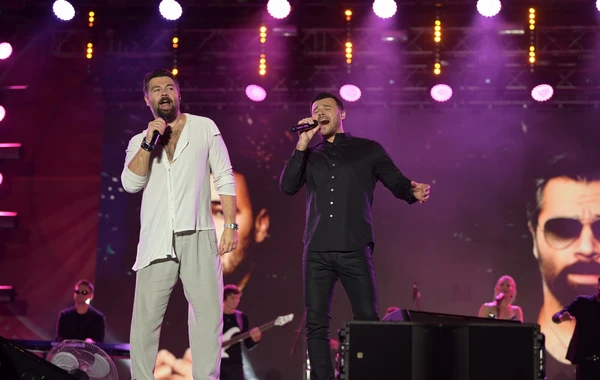Heydər Əliyev Mərkəzinin parkında “MUZ-TV diskoteka” - FOTO