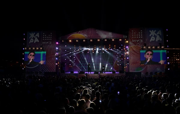 В парке Центра Гейдара Алиева состоялась дискотека МУЗ-ТВ - ФОТО