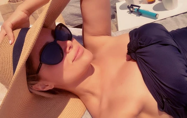 "Saatlarla güzgü qarşısında qalırıq" - Nigar Camal gileyləndi - FOTO