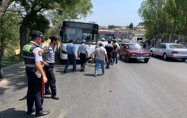 ДТП с участием автобуса в Баку, есть погибший и пострадавшие - ФОТО