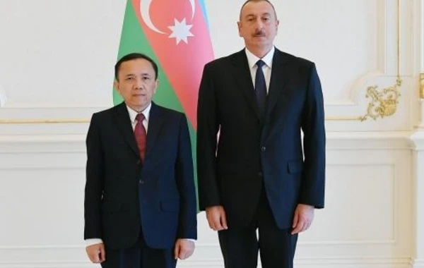 Президент Ильхам Алиев принял верительные грамоты новых послов Омана и Лаоса - ФОТО