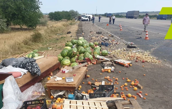 В Одессе водитель влетел в палатку с арбузами, погиб азербайджанец - ФОТО