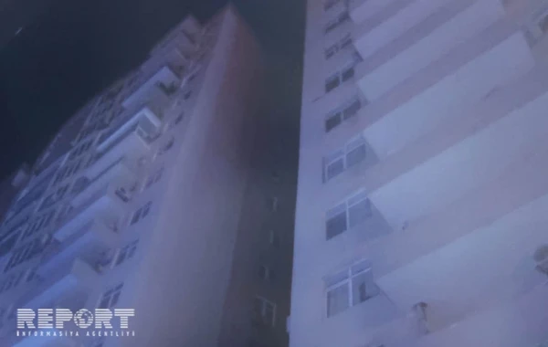 В Баку женщина выпала с шестого этажа и выжила - ВИДЕО