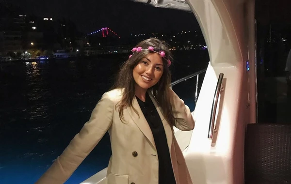 Mərhum Natiq Əliyevin oğlu ilə xanımının yaxta səfası - FOTO
