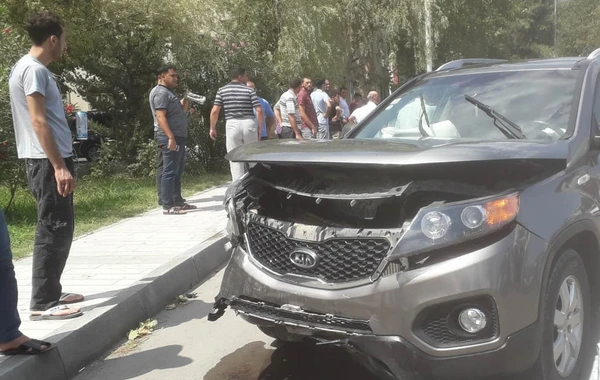 В Азербайджане свадебный кортеж попал в аварию, есть пострадавшие - ФОТО