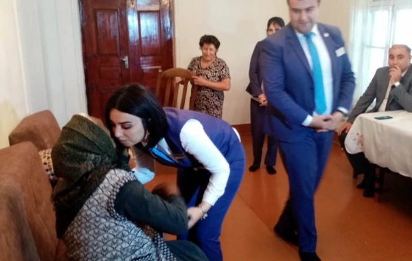 Azərbaycanda 99 yaşlı qadına ilk dəfə şəxsiyyət vəsiqəsi verilib - FOTO